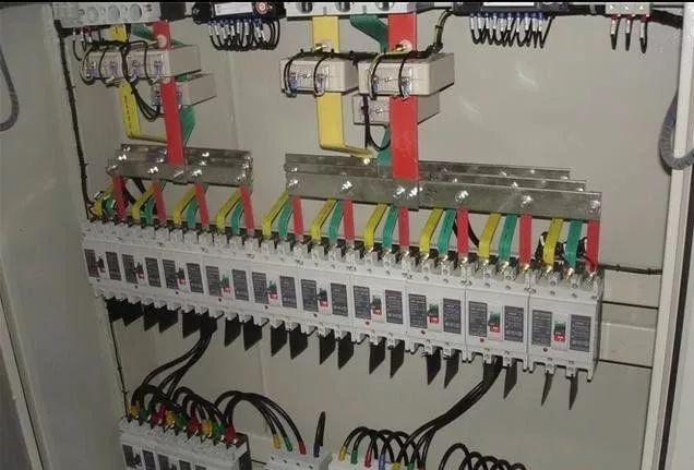 配電箱標準、接線方法、安裝方法和分類等。被詳細描述并且一次清楚。